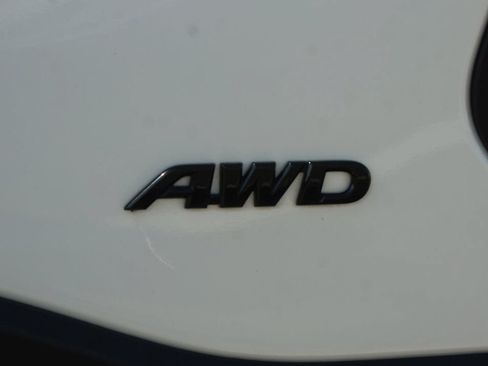 Used 2024 Toyota Corolla Cross AWD Hybrid w/ Convenience Package image 18