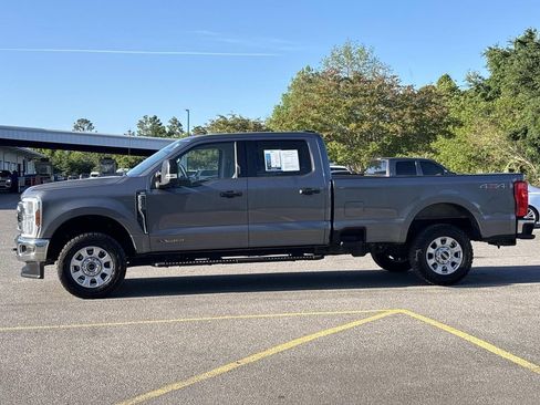 Used 2024 Ford F250 XLT AWD/4WD image 2