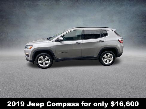 Used 2019 Jeep Compass Latitude AWD/4WD image 2