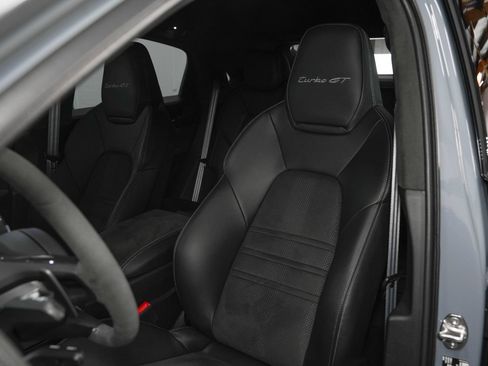 Used 2025 Porsche Cayenne Turbo GT AWD/4WD image 48