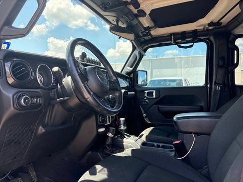 Used 2019 Jeep Wrangler Unlimited Sport AWD/4WD image 5