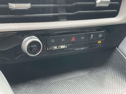 Used 2025 Ford Explorer Active image 20