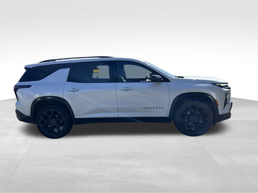 Used 2025 Chevrolet Traverse RS w/ LPO, Floor Liner Package AWD/4WD image 6