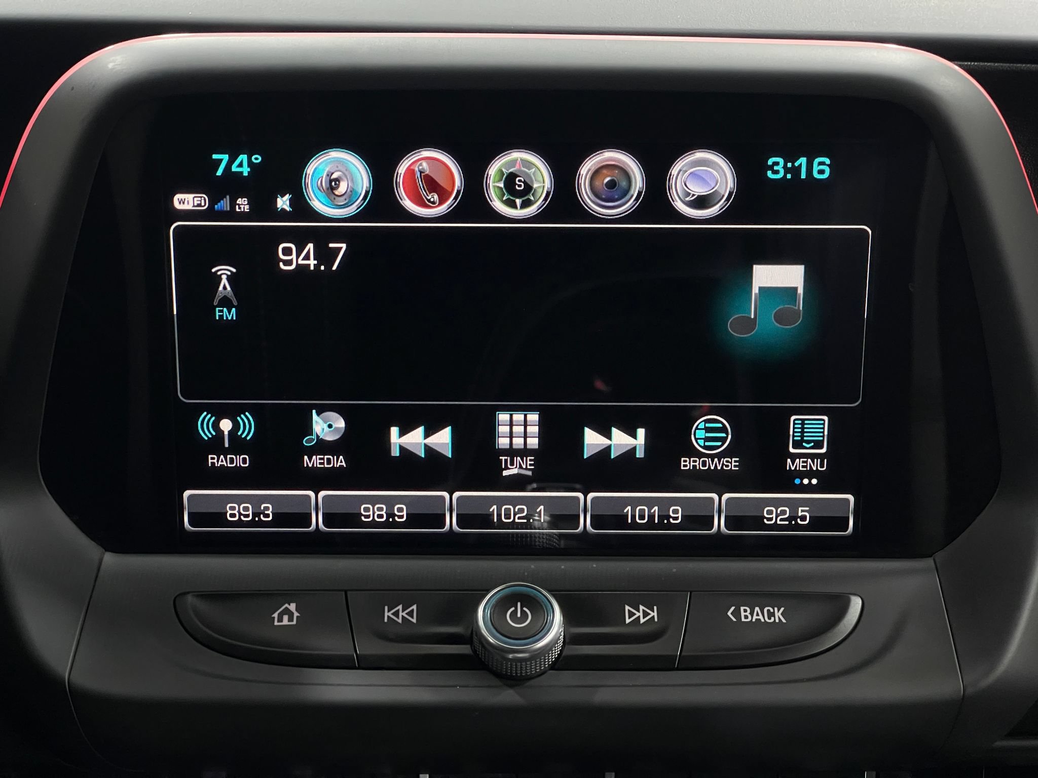 Used 2018 Chevrolet Camaro SS RWD image 17