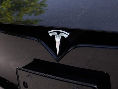 Used 2023 Tesla Model S Plaid AWD/4WD image 3