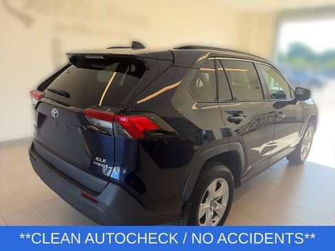 Used 2021 Toyota RAV4 XLE AWD/4WD image 3