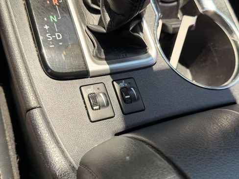 Used 2018 Toyota Highlander XLE AWD/4WD image 23
