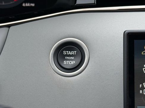 Certified 2025 Land Rover Range Rover Evoque Dynamic SE image 28