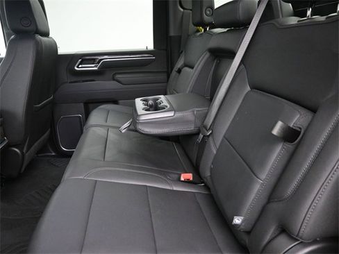 Used 2025 Chevrolet Silverado 2500 LTZ w/ LTZ Convenience Package image 21