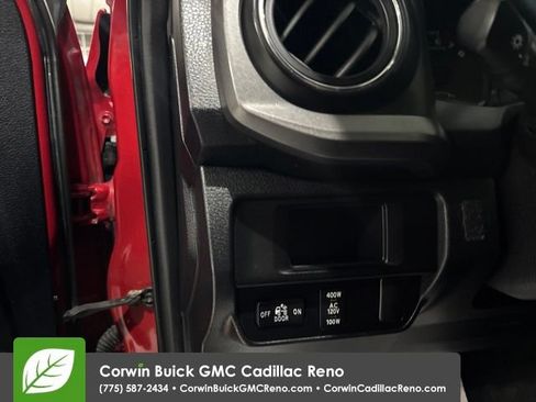 Used 2016 Toyota Tacoma TRD Off-Road w/ Premium & Technology Package AWD/4WD image 16