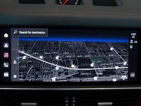 Certified 2023 Porsche Cayenne Platinum Edition image 21