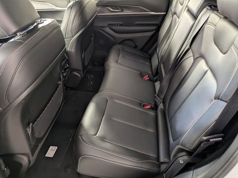 New 2025 Jeep Grand Cherokee Limited w/ Black Appearance Package RWD image 10