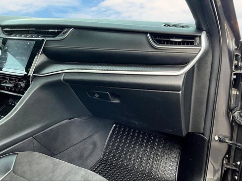 Used 2023 Jeep Grand Cherokee Altitude image 18