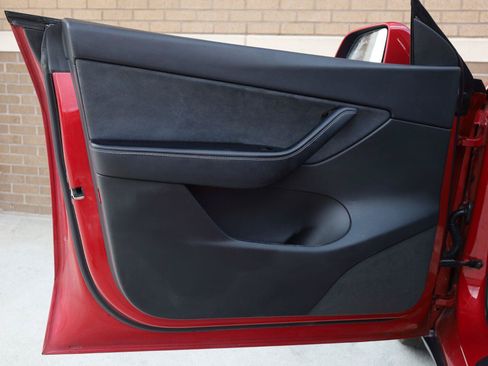 Used 2021 Tesla Model Y 2WD image 15