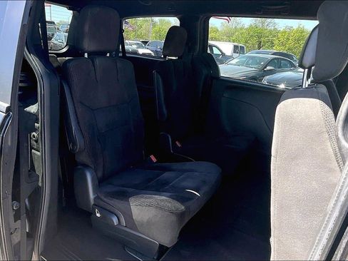 Used 2017 Dodge Grand Caravan SE FWD image 20