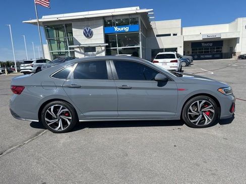 Used 2022 Volkswagen Jetta GLI Autobahn FWD image 2