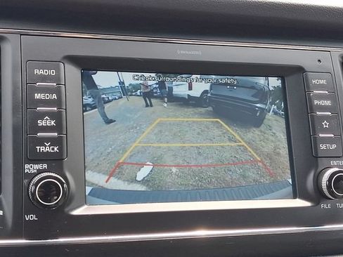 Used 2021 Kia Sedona EX FWD image 17