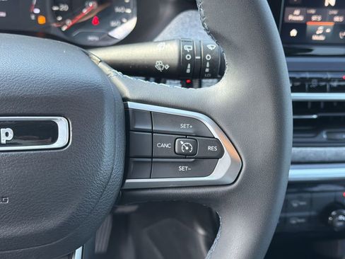 Used 2022 Jeep Compass Latitude AWD/4WD image 26