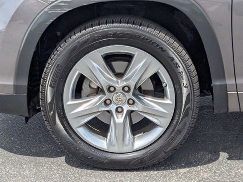 Used 2014 Toyota Highlander Limited Platinum image 28