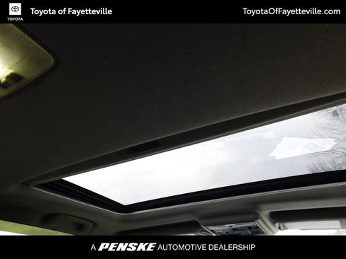 Used 2016 Toyota 4Runner SR5 Premium image 4