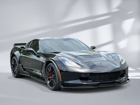 Used 2018 Chevrolet Corvette Z06 RWD image 6