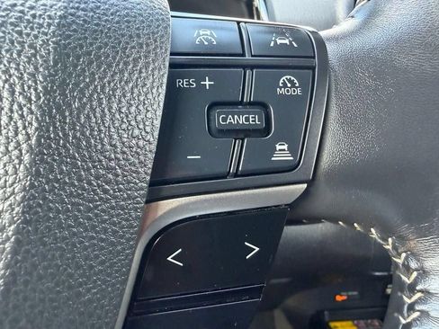 Used 2025 Toyota Camry SE FWD image 17
