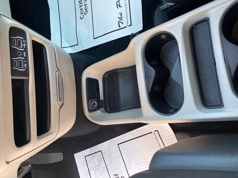 Used 2023 Chrysler Voyager LX FWD image 21