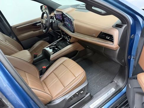 Certified 2025 Chevrolet Suburban High Country image 40