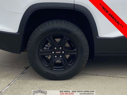 Used 2023 GMC Acadia AT4 image 44