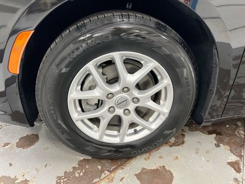 Used 2022 Chrysler Pacifica Touring-L FWD image 27