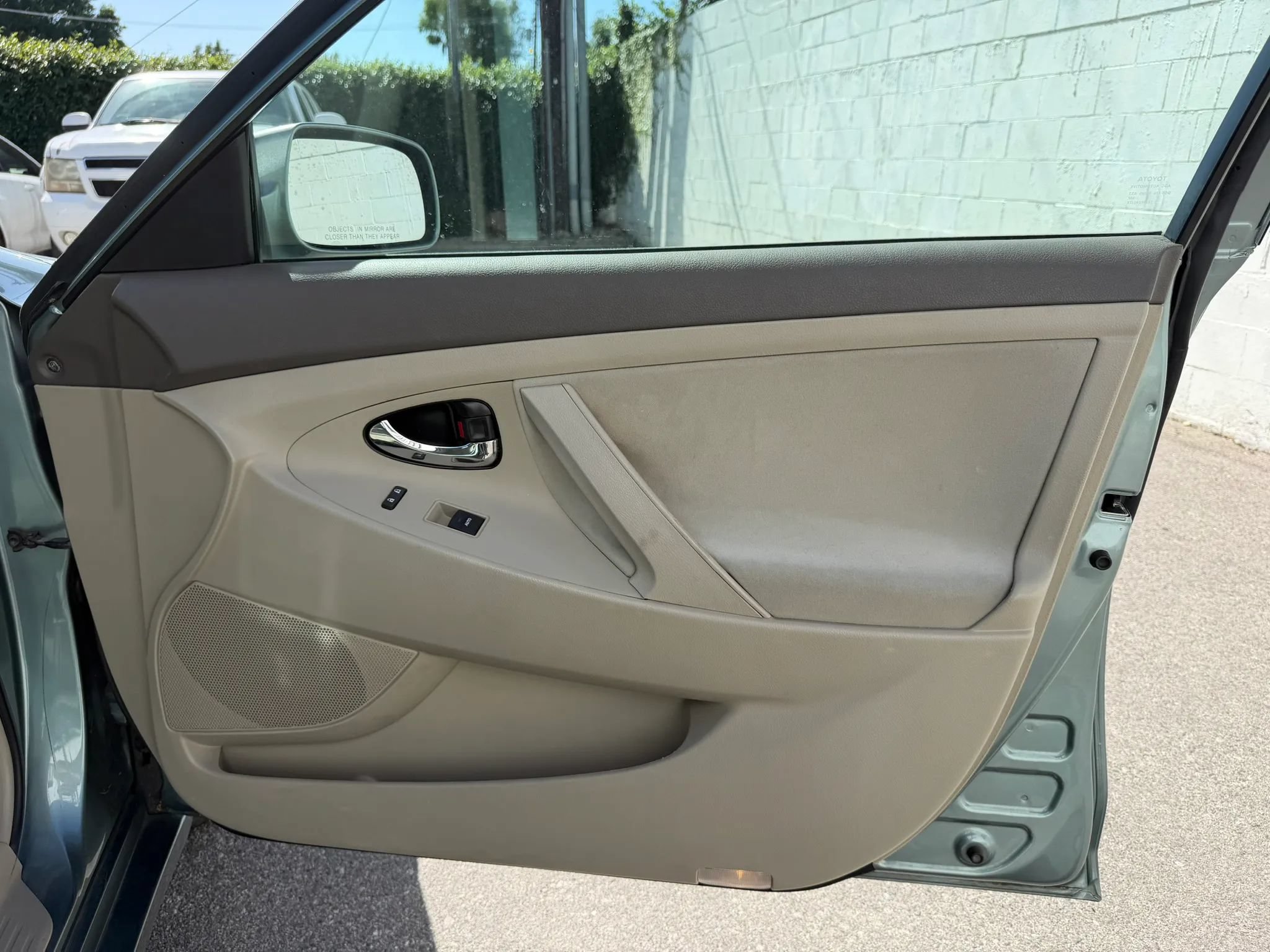 Used 2011 Toyota Camry LE FWD image 25