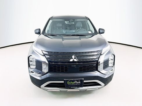 Used 2024 Mitsubishi Outlander SE FWD image 2