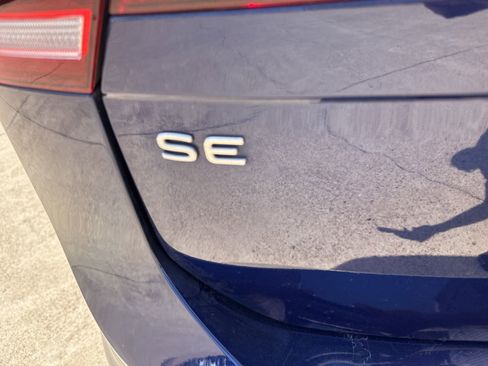 Used 2024 Volkswagen Tiguan SE FWD image 9