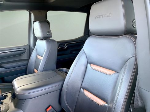 Used 2024 GMC Sierra 1500 AT4 w/ AT4 Premium Package image 17