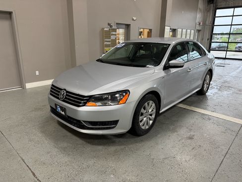 Used 2015 Volkswagen Passat 1.8T Wolfsburg Edition FWD image 2