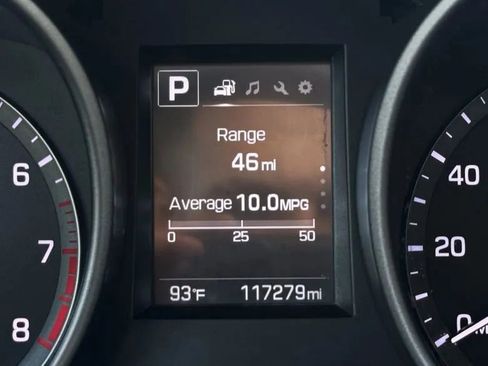 Used 2018 Hyundai Santa Fe Sport w/ 2.4L Value Package 02 FWD image 17