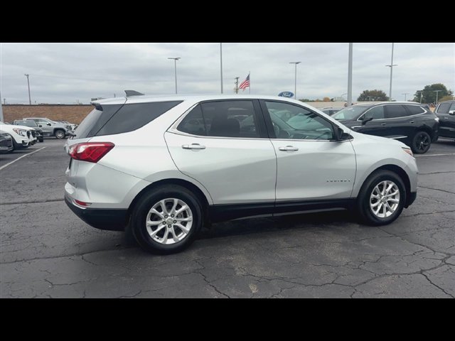 Used 2020 Chevrolet Equinox LT w/ Driver Convenience Package FWD image 9