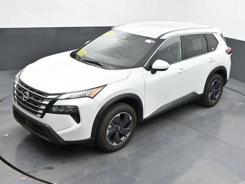 Used 2025 Nissan Rogue SV image 37