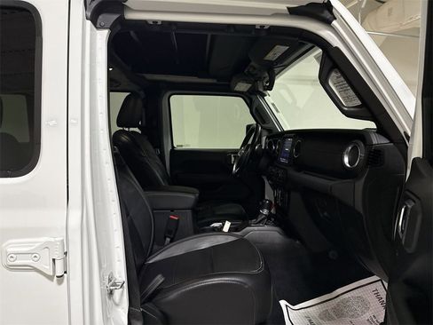 Used 2020 Jeep Wrangler Unlimited Sahara image 22