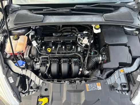 Used 2018 Ford Focus SE FWD image 16