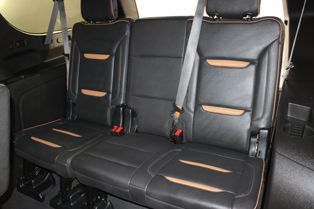 Used 2023 GMC Yukon XL AT4 w/ AT4 Premium Package AWD/4WD image 23