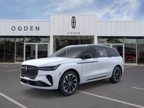 New 2026 Lincoln Nautilus Reserve image 1