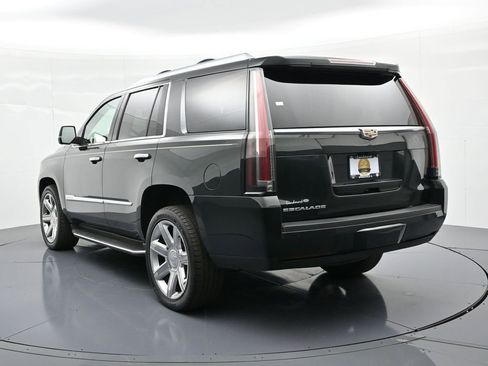 Used 2016 Cadillac Escalade Luxury AWD/4WD image 8