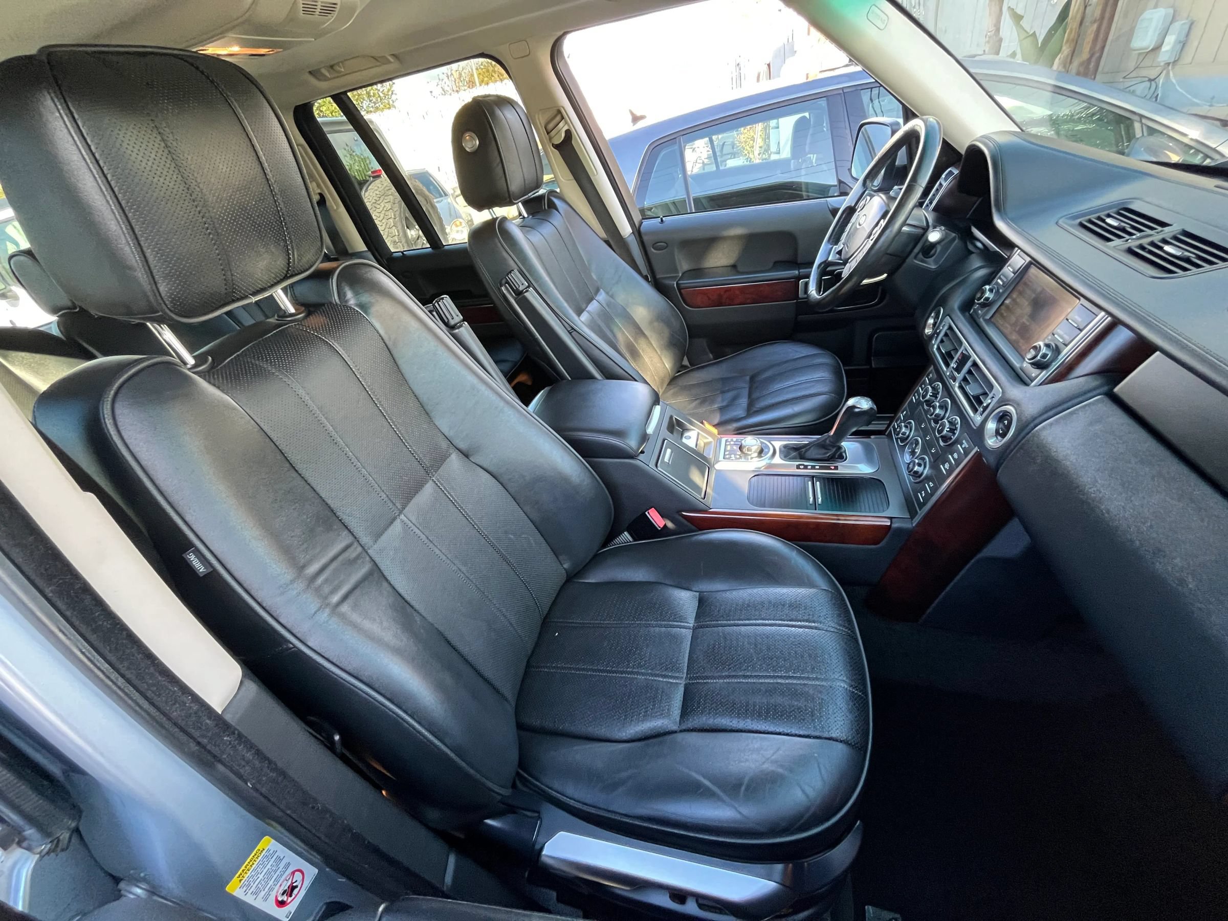 Used 2011 Land Rover Range Rover HSE LUX AWD/4WD image 14