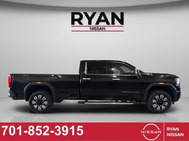 Used 2024 GMC Sierra 2500 Denali w/ Technology Package AWD/4WD image 2