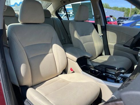 Used 2016 Honda Accord EX image 27