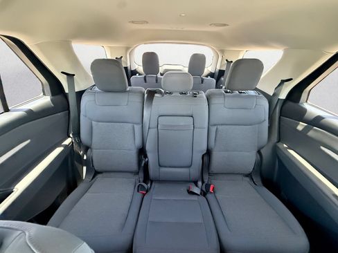 Used 2025 Ford Explorer Active RWD image 13