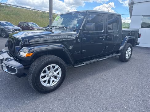 Used 2023 Jeep Gladiator Sport AWD/4WD image 7