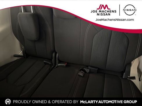 Used 2023 Chrysler Voyager LX FWD image 25