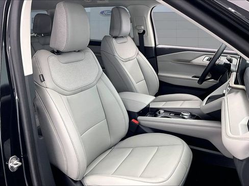 New 2026 Ford Explorer Active w/ Active Comfort Package AWD/4WD image 11